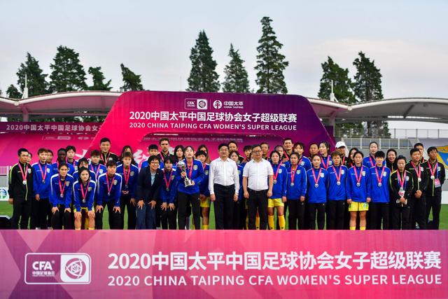 梅里诺：不敢信洗澡照是真的 第一次看还以为是AI合成